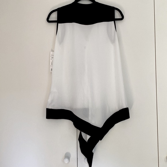 Joseph Ribkoff Sleeveless Blouse - Picture 3 of 6